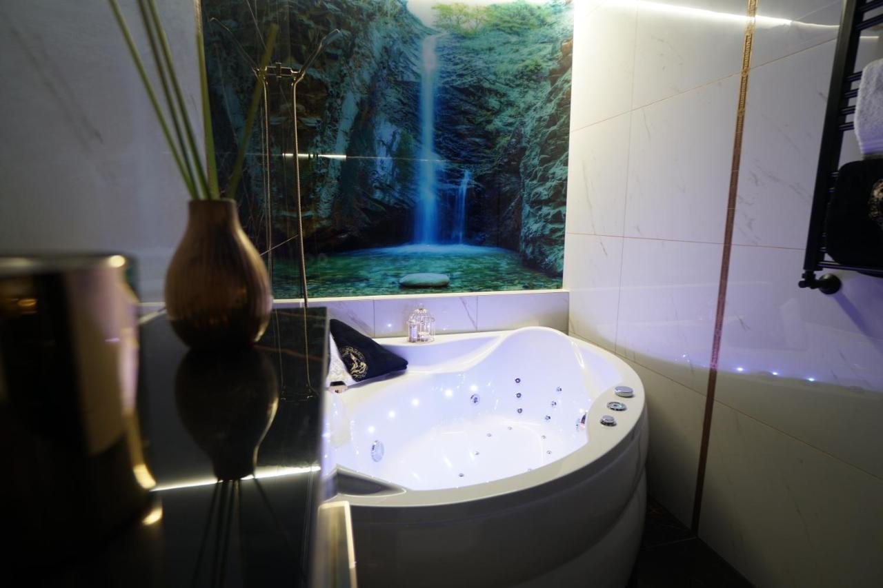 Apartament Lema Versace Krakow Bagian luar foto