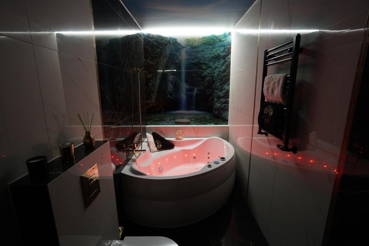 Apartament Lema Versace Krakow Bagian luar foto