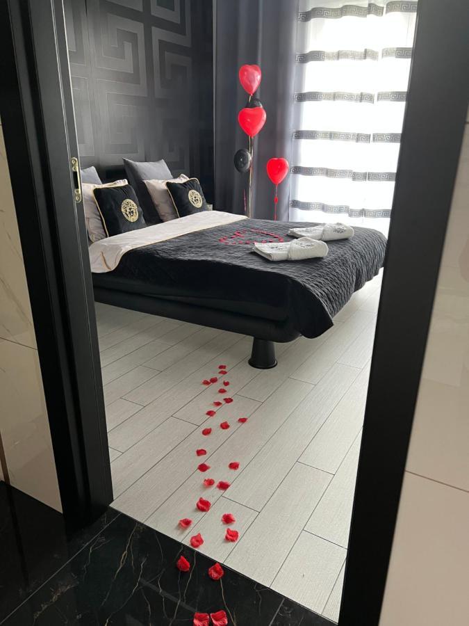 Apartament Lema Versace Krakow Bagian luar foto